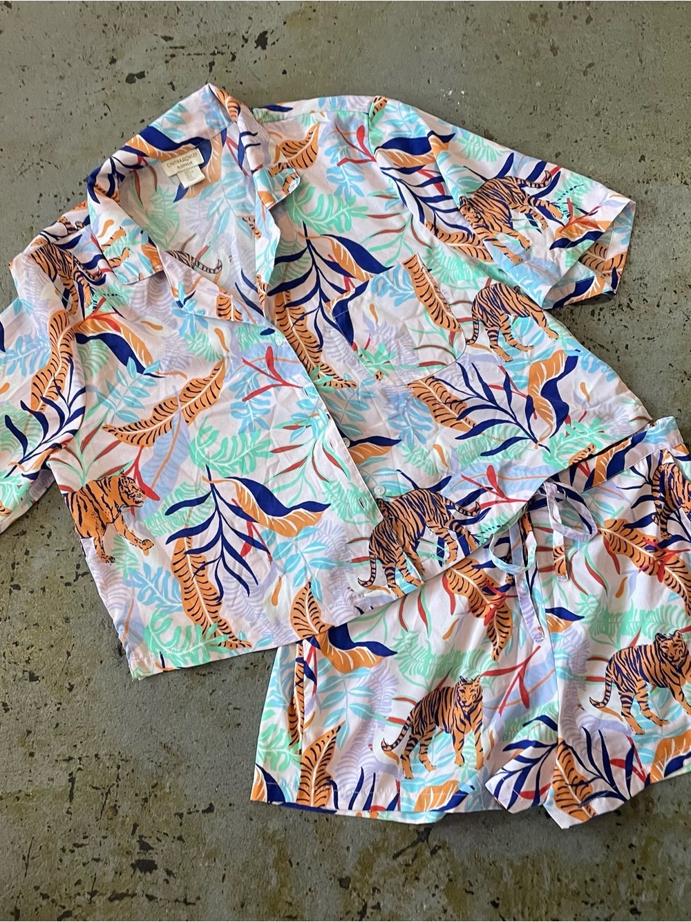 Cynthia Rowley Pajama Set Featuring a Tiger and Tropical Leaf Print Size M/L